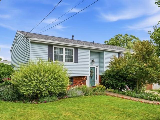House for sale in Finleyville, Pennsylvania