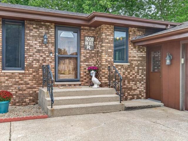 House for sale in Crown Point, Lake County
