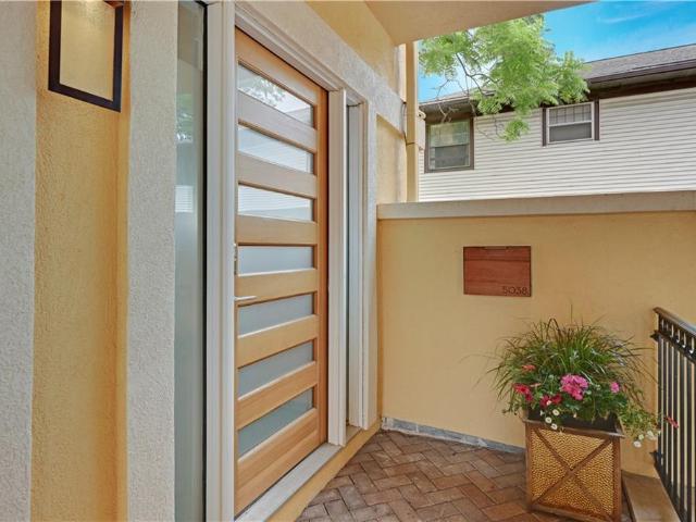 Condo for sale in South Plaza, Kansas City