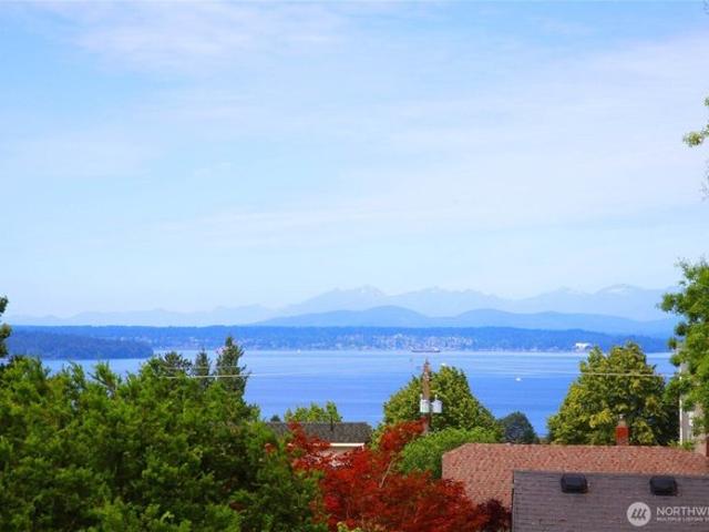 Townhouse for sale in Seattle, Washington