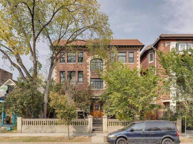 Apartment for sale in Northwest, Alberta