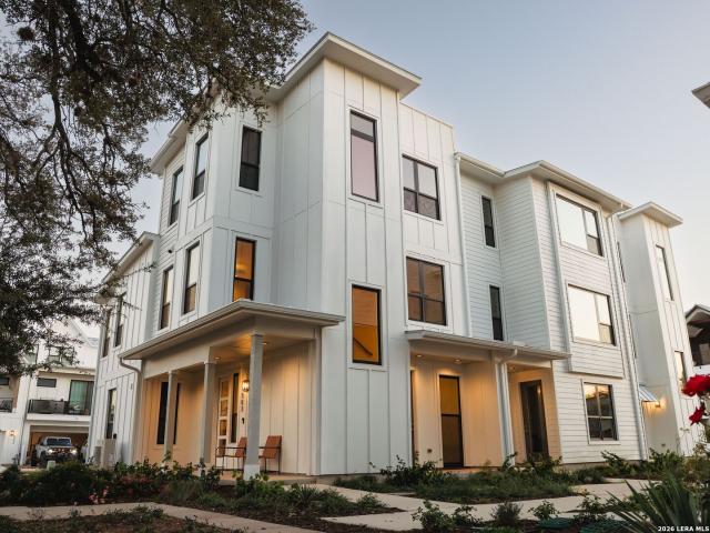 Townhouse for sale in Leesville, Texas