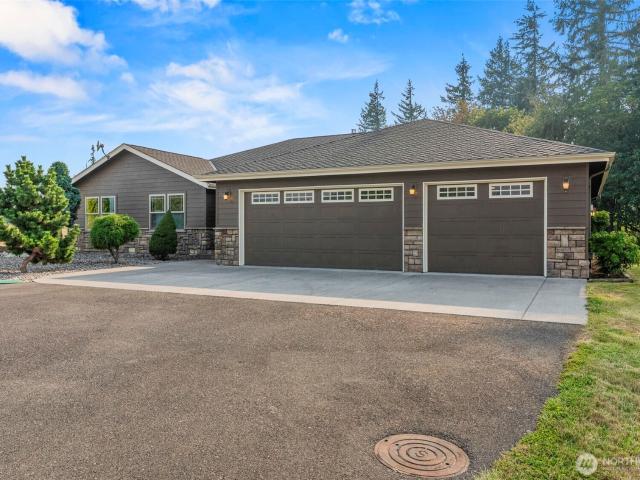 House for sale in Kalama, Washington