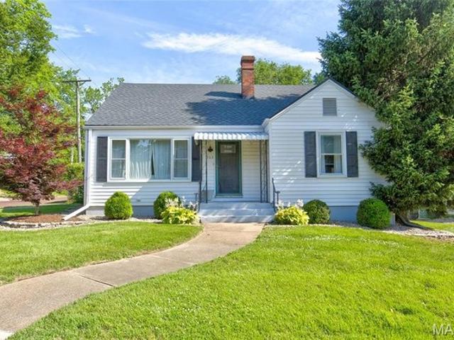 House for sale in Edwardsville, Illinois