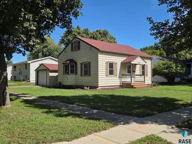 House for sale in Luverne, Rock County