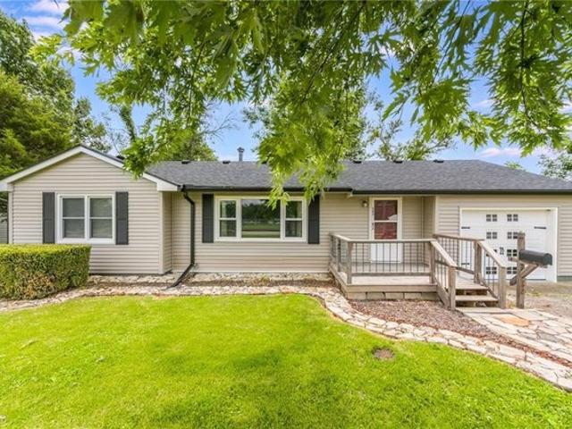 House for sale in Knob Noster, Missouri