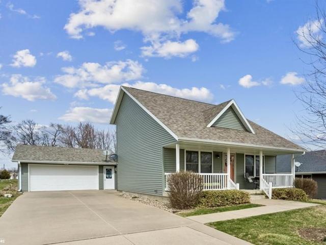House for sale in Grinnell, Iowa