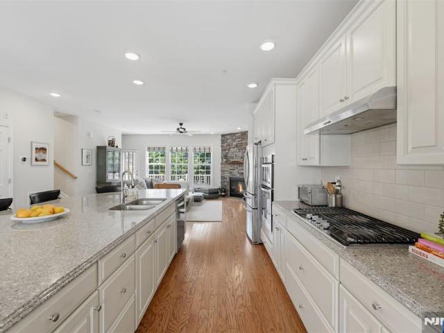 Townhouse for sale in Cresskill, New Jersey