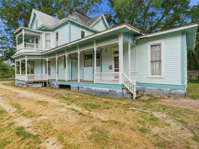 House for sale in Martindale, Texas