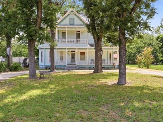 House for sale in Martindale, Texas
