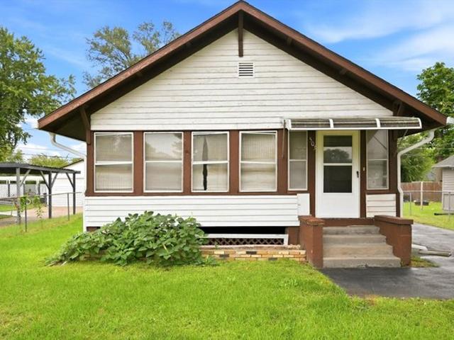 House for sale in Council Bluffs, Pottawattamie County