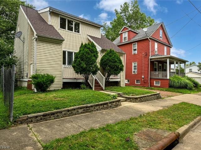 House for sale in Summit, Ohio
