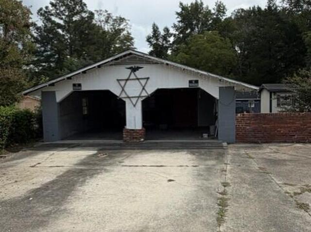 House for sale in Eastwood, La Grange