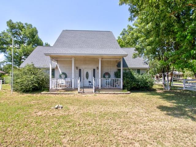 House for sale in Tioga, Texas