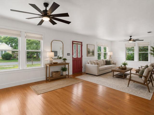 House for sale in Smithville, Texas