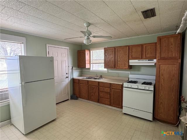 House for sale in Cuero