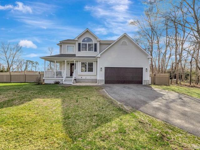 House for sale in Centereach, New York