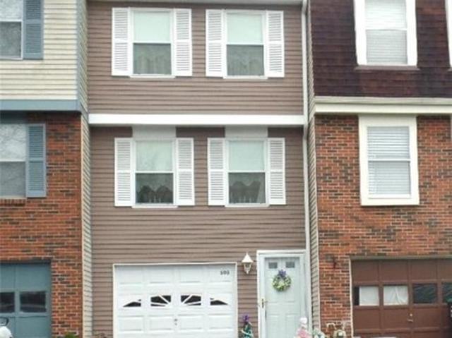 Townhouse for sale in Bridgeville, Pennsylvania