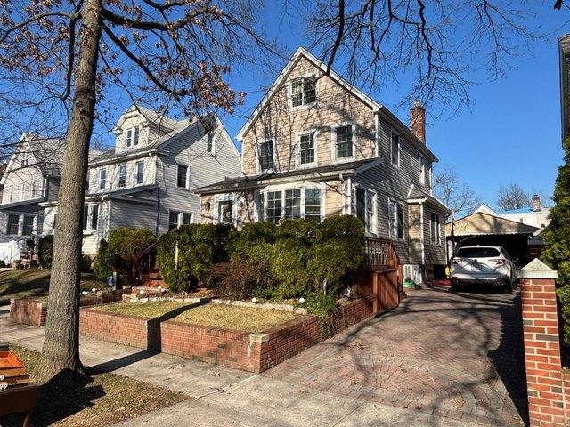 House for sale in Queens, Arverne