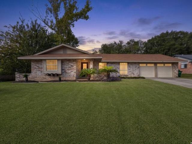 House for sale in Leesville, Texas