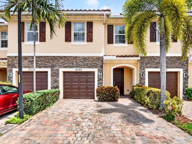 Townhouse for sale in West Palm Beach, Florida