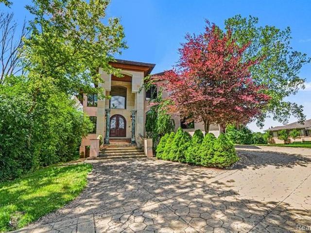 House for sale in West Bloomfield, Michigan