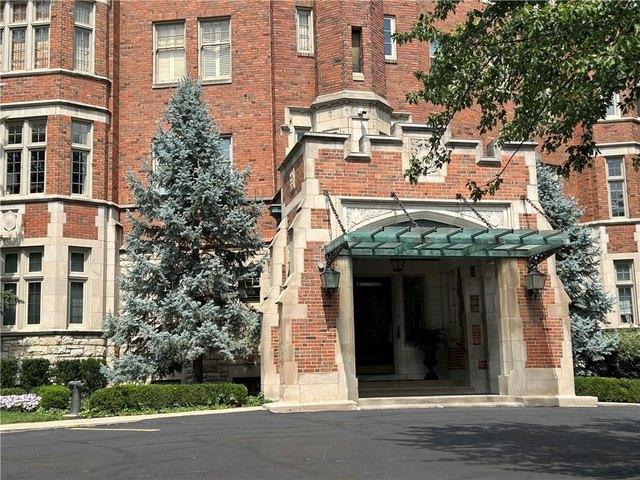 Condo for sale in Kansas City, Missouri