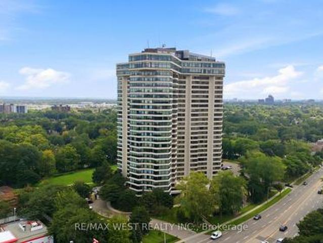 Condo for sale in Applewood, Mississauga