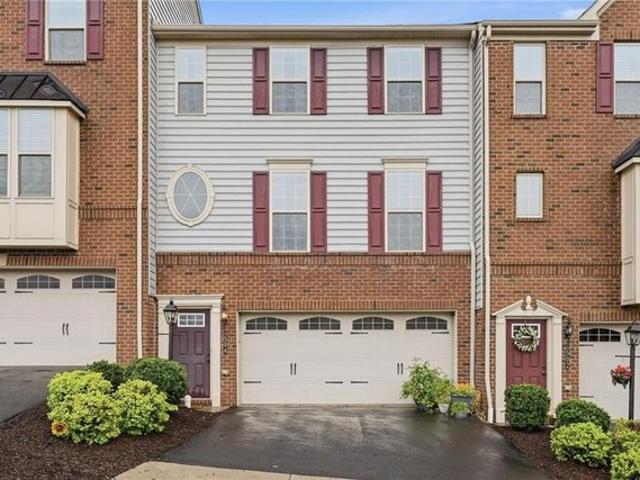 Townhouse for sale in Pittsburg, Pennsylvania