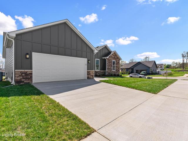 House for sale in Cecilia, Kentucky
