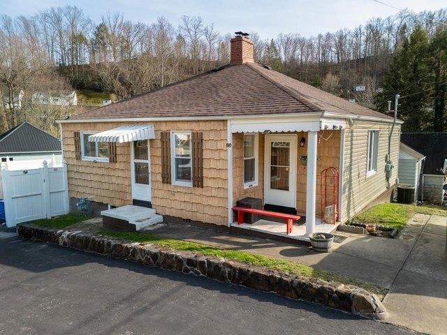 House for sale in Mullens, West Virginia