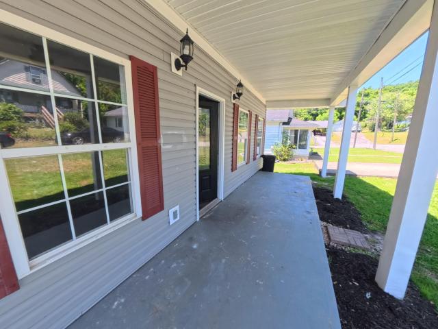 House for sale in Irvine, Kentucky