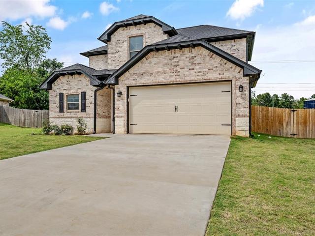 House for sale in Lindale, Smith County
