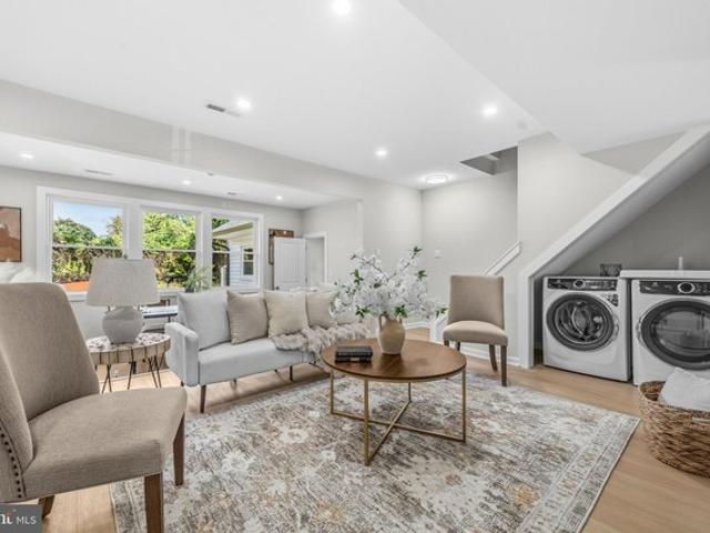 House for sale in Broadwood Manor, Rockville