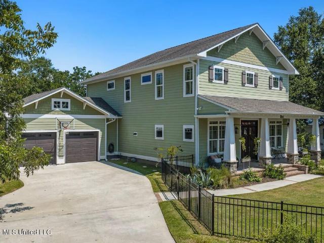 House for sale in Ocean Springs, Mississippi