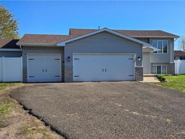 House for sale in Isanti, Minnesota
