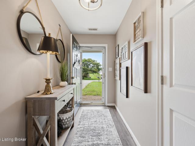 House for sale in Simpsonville, Kentucky