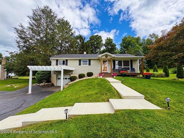 House for sale in Chinchilla, Pennsylvania