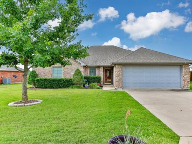 House for sale in Lindsay, Texas