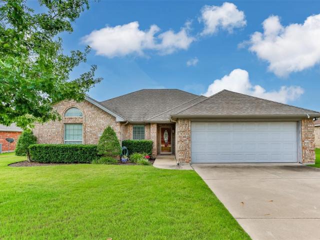 House for sale in Lindsay, Texas