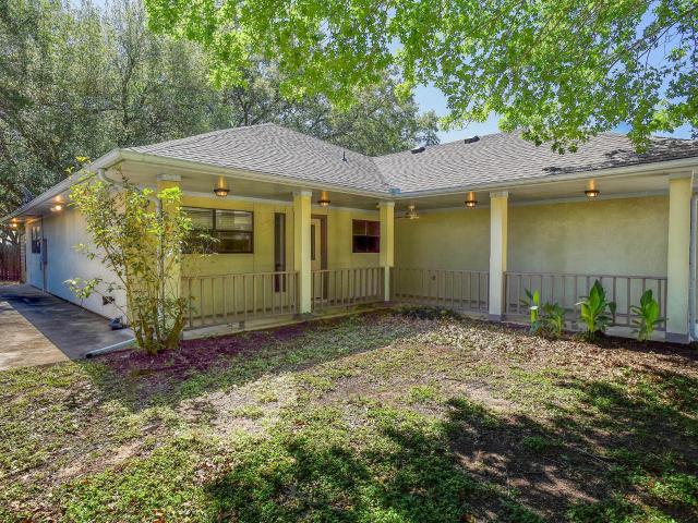 House for sale in Smithville, Texas