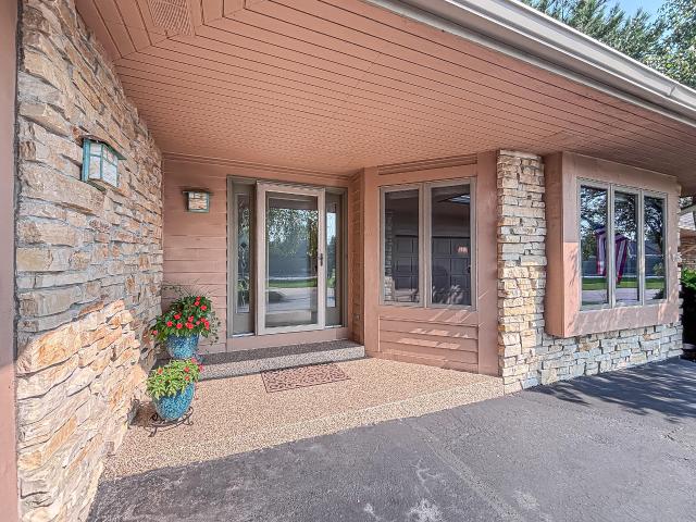 Condo for sale in Hartland, Wisconsin