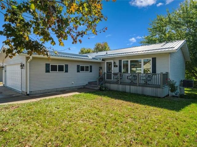 House for sale in Linn, Iowa
