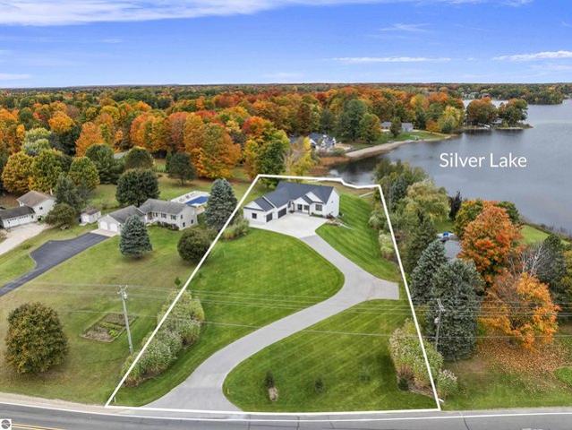 House for sale in Traverse City, Grand Traverse County