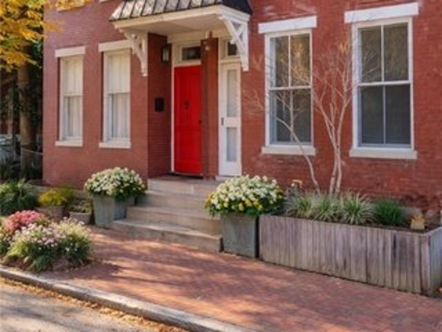 Townhouse for sale in Virginia