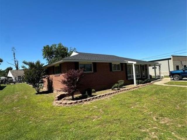 House for sale in Sikeston, Missouri