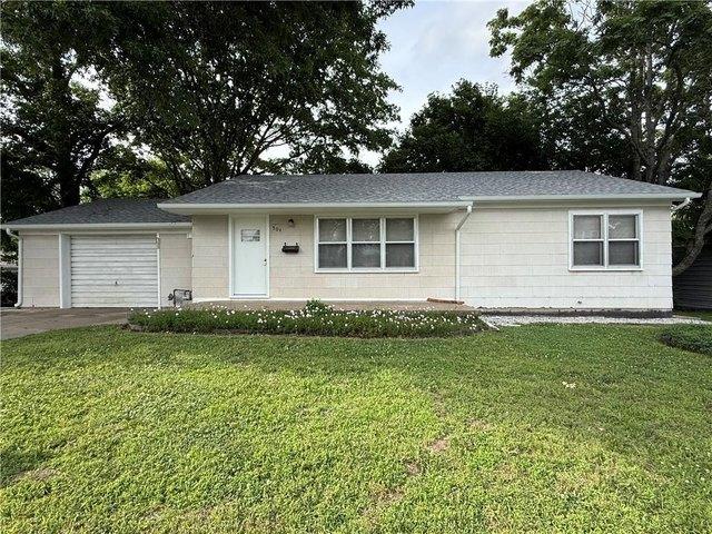 House for sale in Higginsville, Missouri