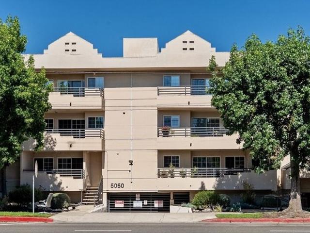 Condo for sale in Canoga Park, California