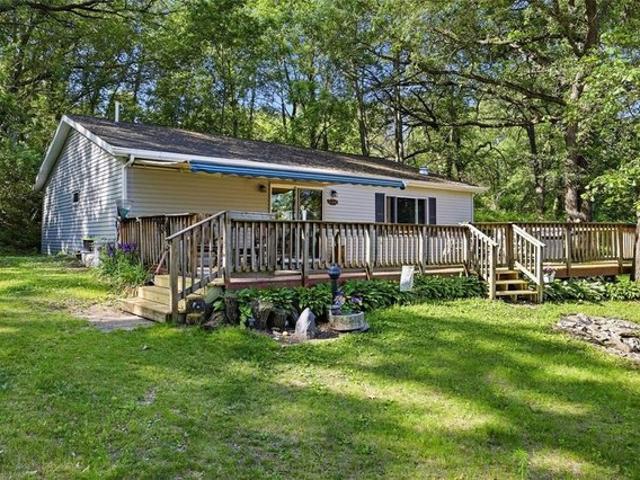 House for sale in Mount Auburn, Iowa