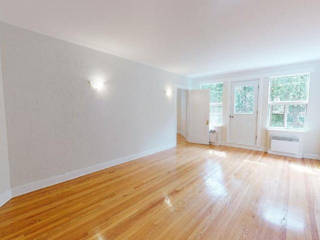 Apartment for rent in St. Leonard's, Quebec